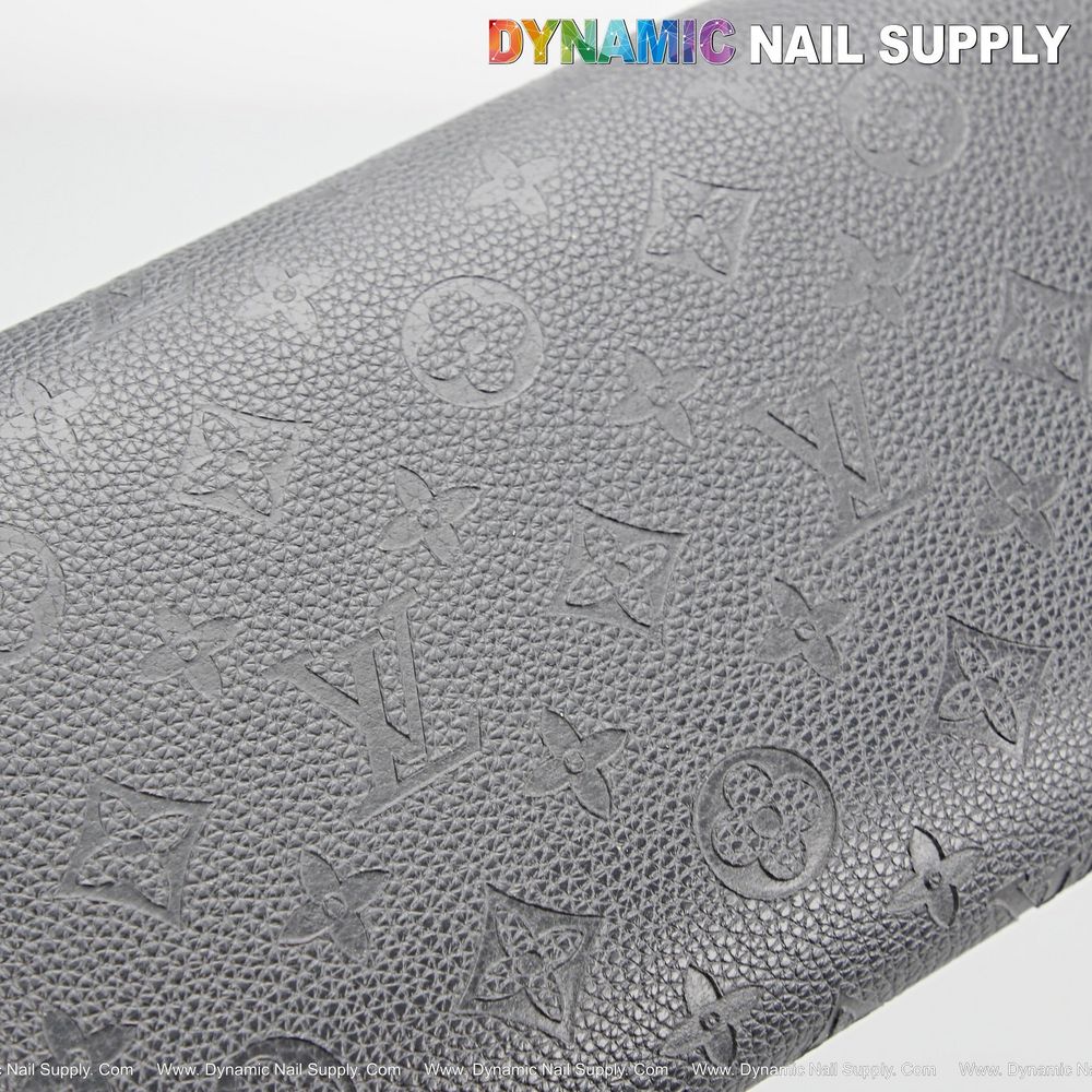 Black debossed leather nail armrest - 3
