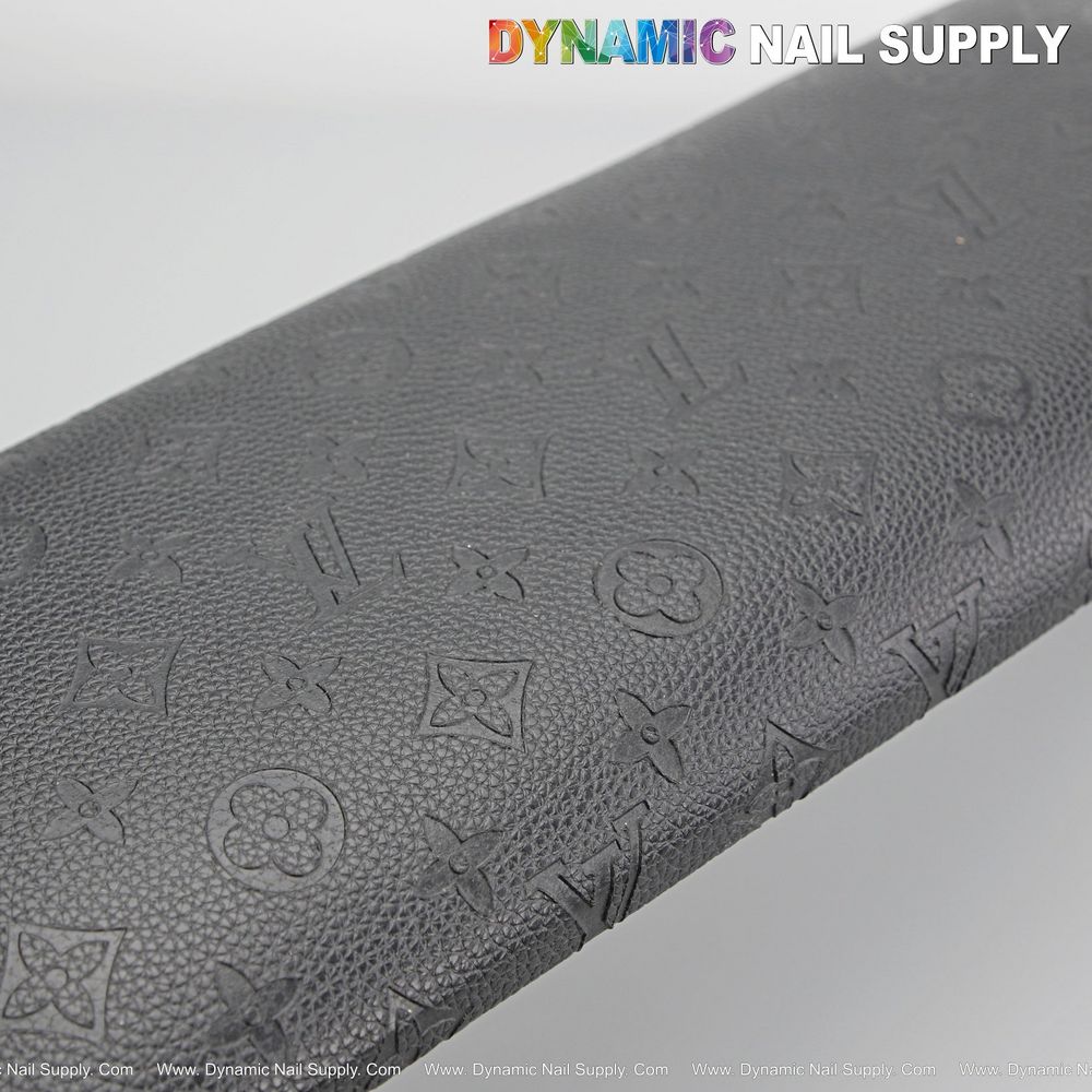 Black debossed leather nail armrest - 4
